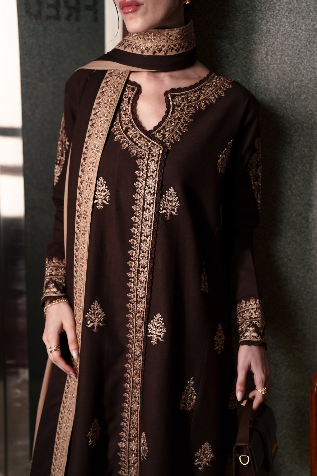 LOOK 1 LUXURY KARANDI SET: HOT CHOCOLATE